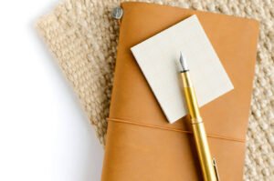 Traveler’s Recording Companion: How to Choose a Portable and Durable Travel Notebook
